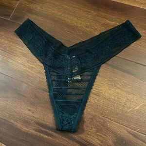 🌺SALE🌺VICTORIA’S SECRET Green Lace Thong Panty size Large